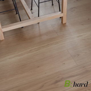 Piso de ingeniería B:Hard Charakter en roble, detalle de veta